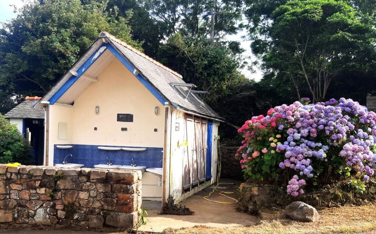 Sanitaires du Camping du Paou à Ploubazlanec